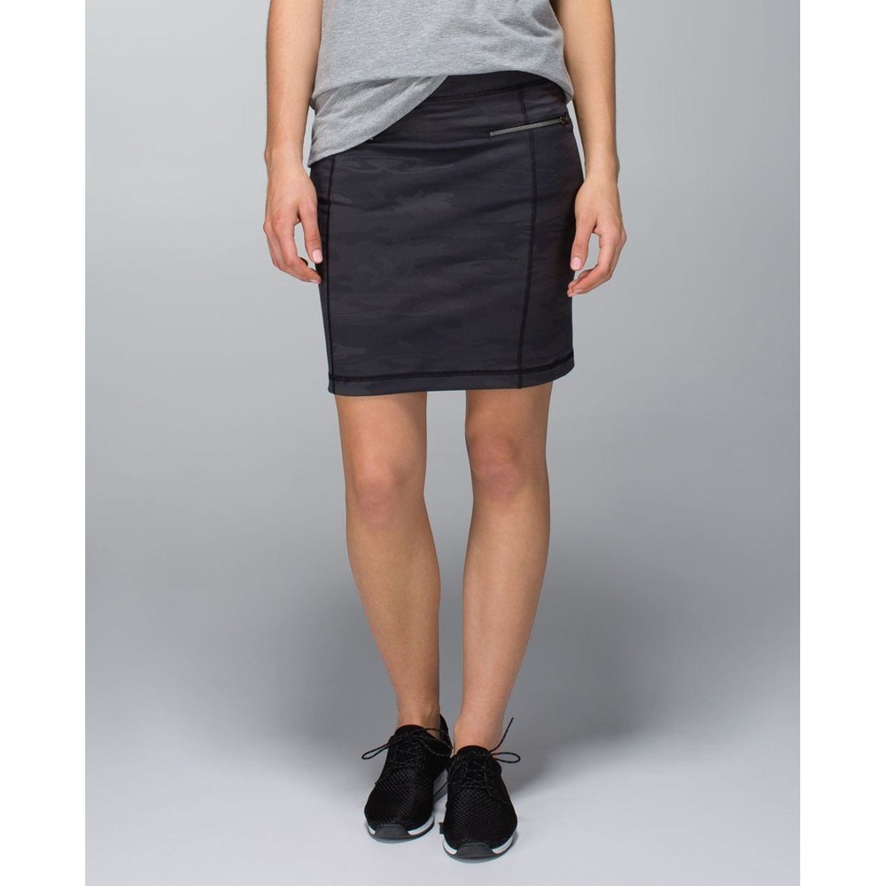Lululemon Women's Black Retro Camo Rocket Skirt Athletic Mini 4